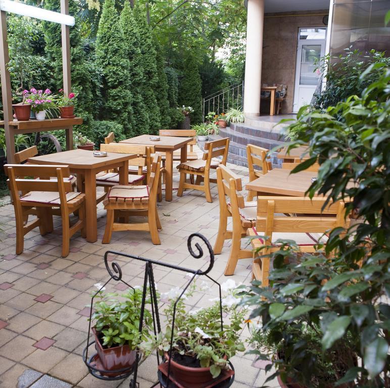 Majami Hotel Chisinau Bagian luar foto