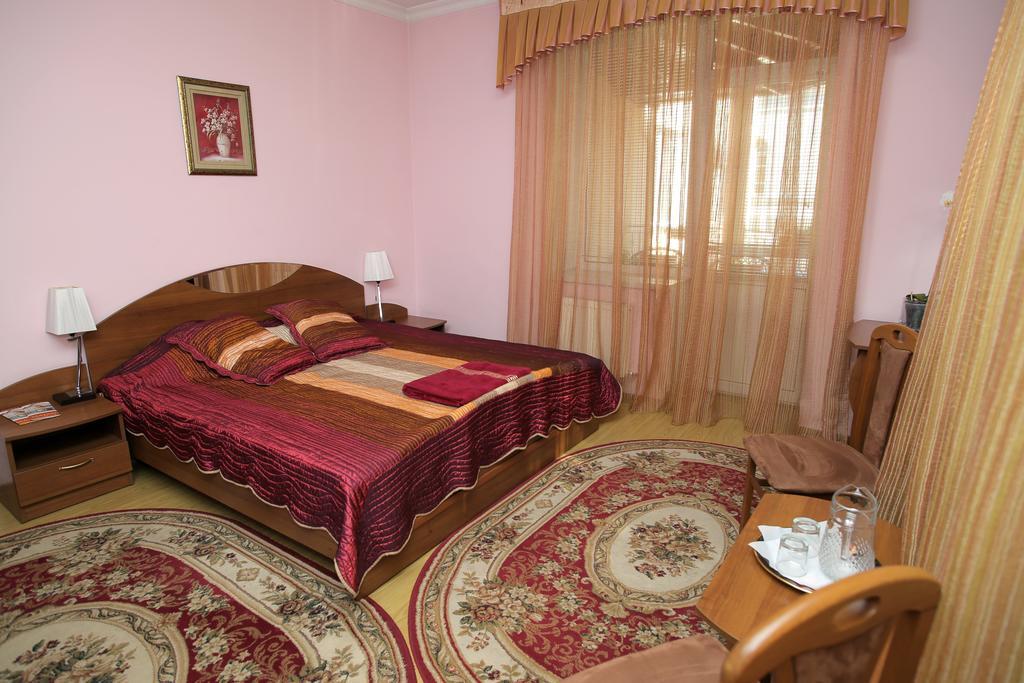 Majami Hotel Chisinau Bagian luar foto